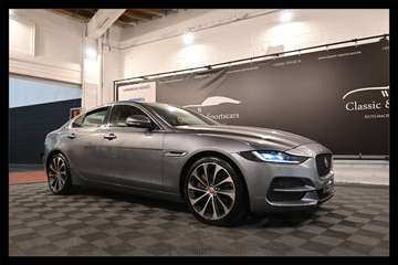 XE 2.0 D AWD R-DYNAMIC / CAMERA / LEDS / CARPLAY / CUIR / GPS NAVI / FULL OPTIONS !!