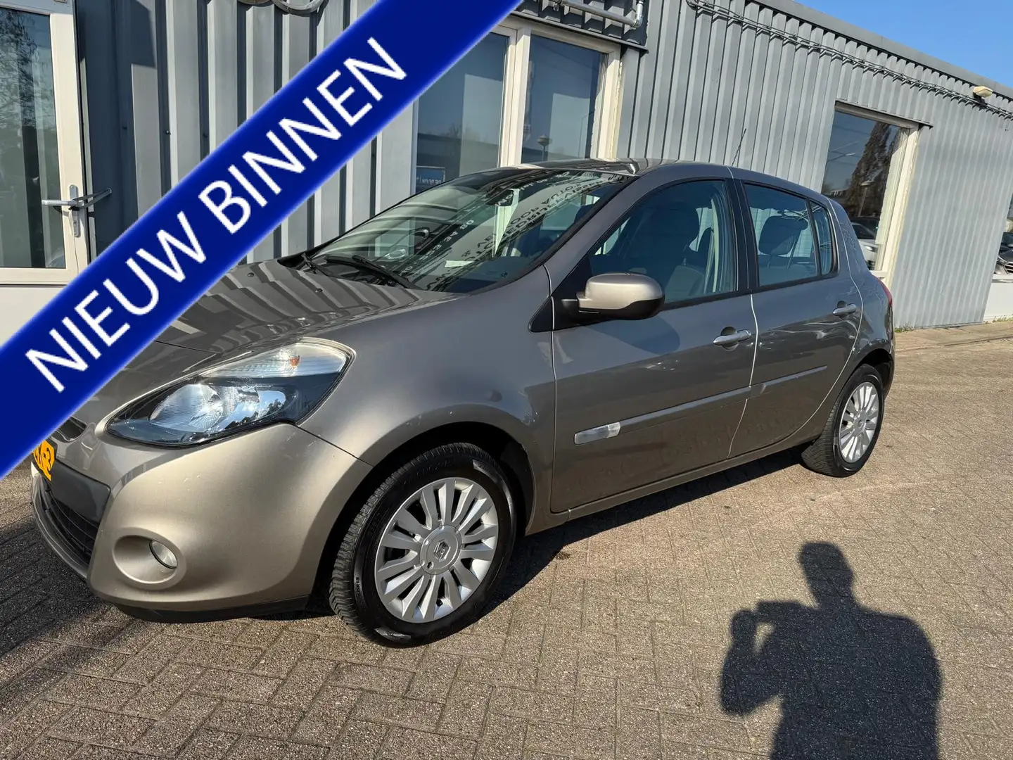 Renault Clio 1.2 Collection Bruin - 1