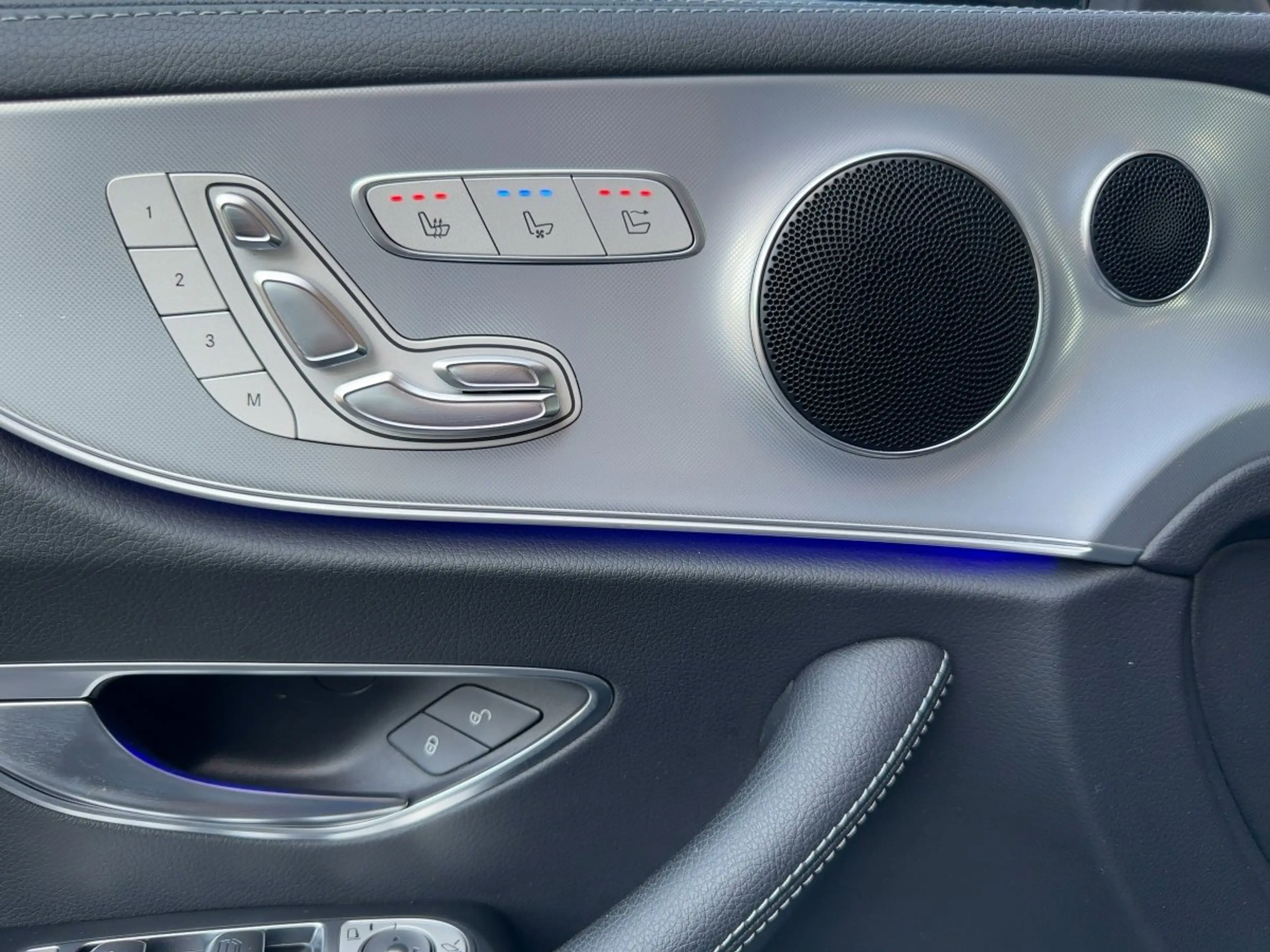 Mercedes-Benz E 400 d 4MATIC Cabriolet AMG MBeam Widescreen — photo 14