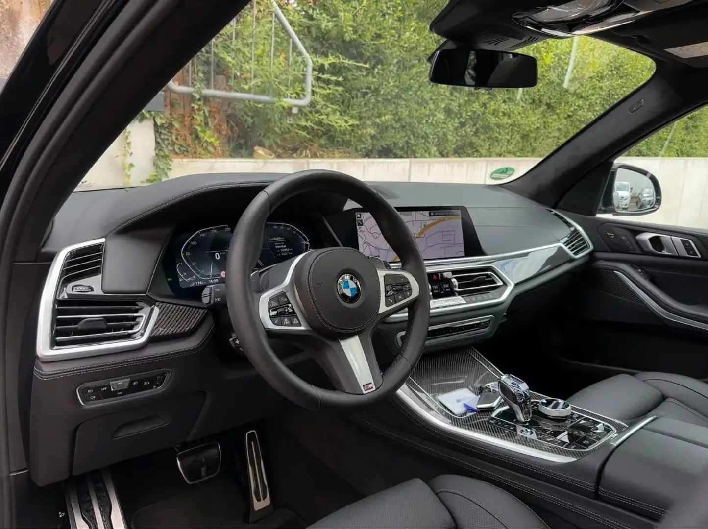 BMW X5 xDr45e M Sport PANO-SKY*NightV*Sitzkl*Massage Nero - 2