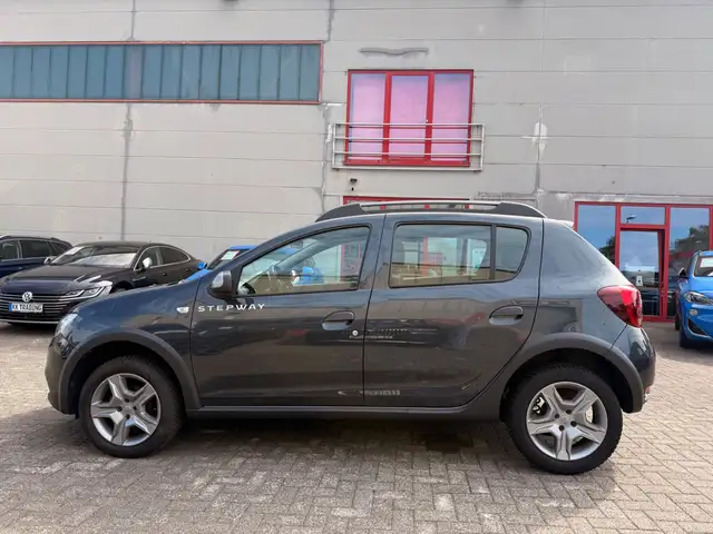 Dacia Sandero view 8