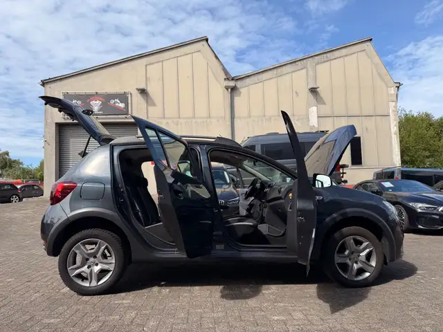 Dacia Sandero view 13