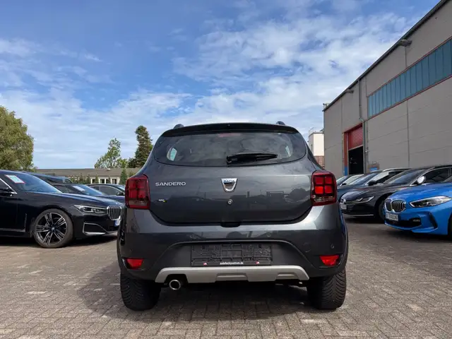 Dacia Sandero view 6