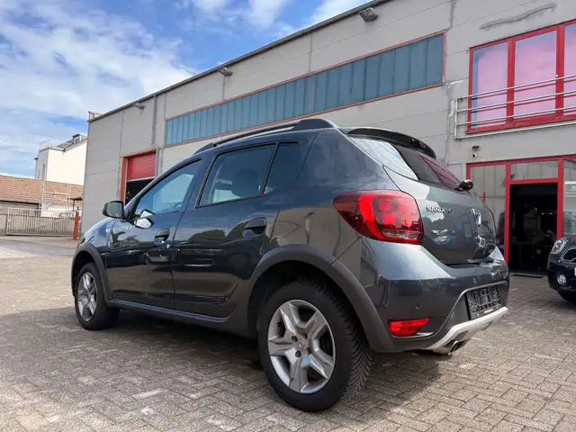 Dacia Sandero view 7