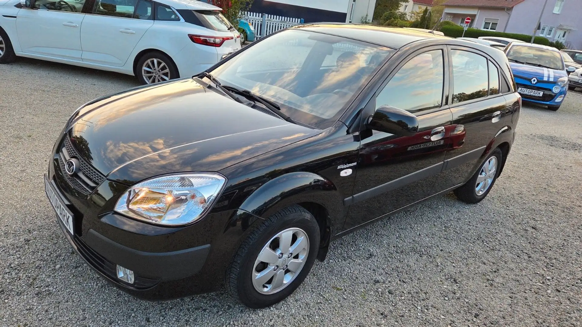 Kia Rio 1.4 5-türer 1. Hand 60.500km Noir - 1