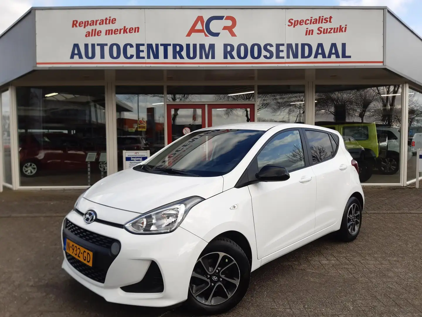 Hyundai i10 1.0i Comfort 5p. AUTOMAAT NAVI LMV AIRCO Wit - 1