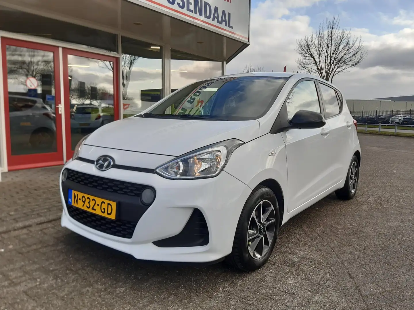 Hyundai i10 1.0i Comfort 5p. AUTOMAAT NAVI LMV AIRCO Wit - 2