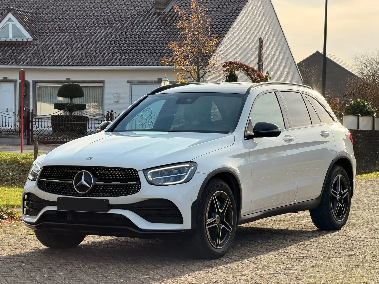 Mercedes-Benz GLC 220 d 4Matic * AMG-Pack * 9G-TRONIC * Full Option * - 1