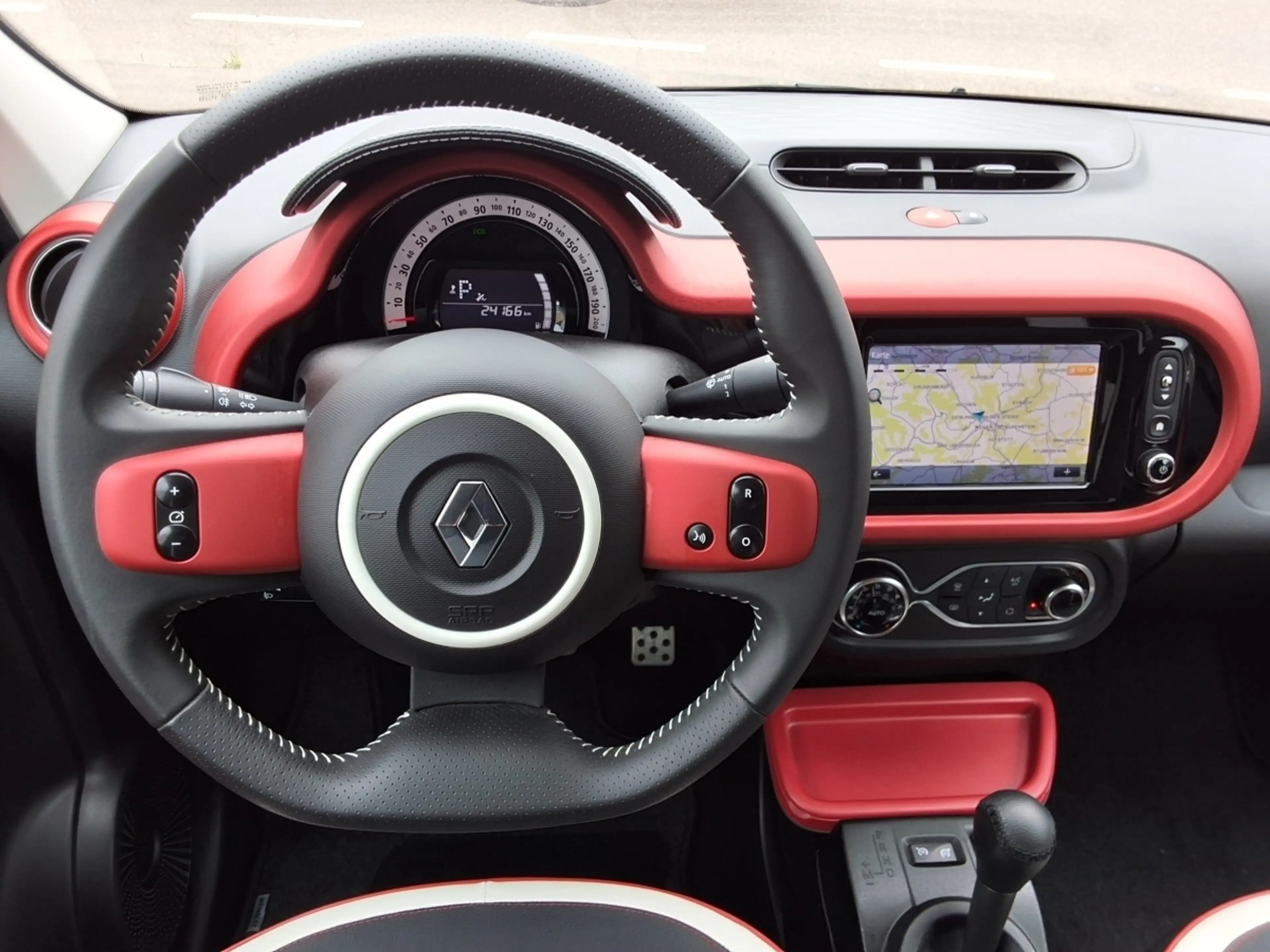 Renault Twingo 3 Luxe ENERGY TCe 90 E6  Intens ENERGY — photo 8