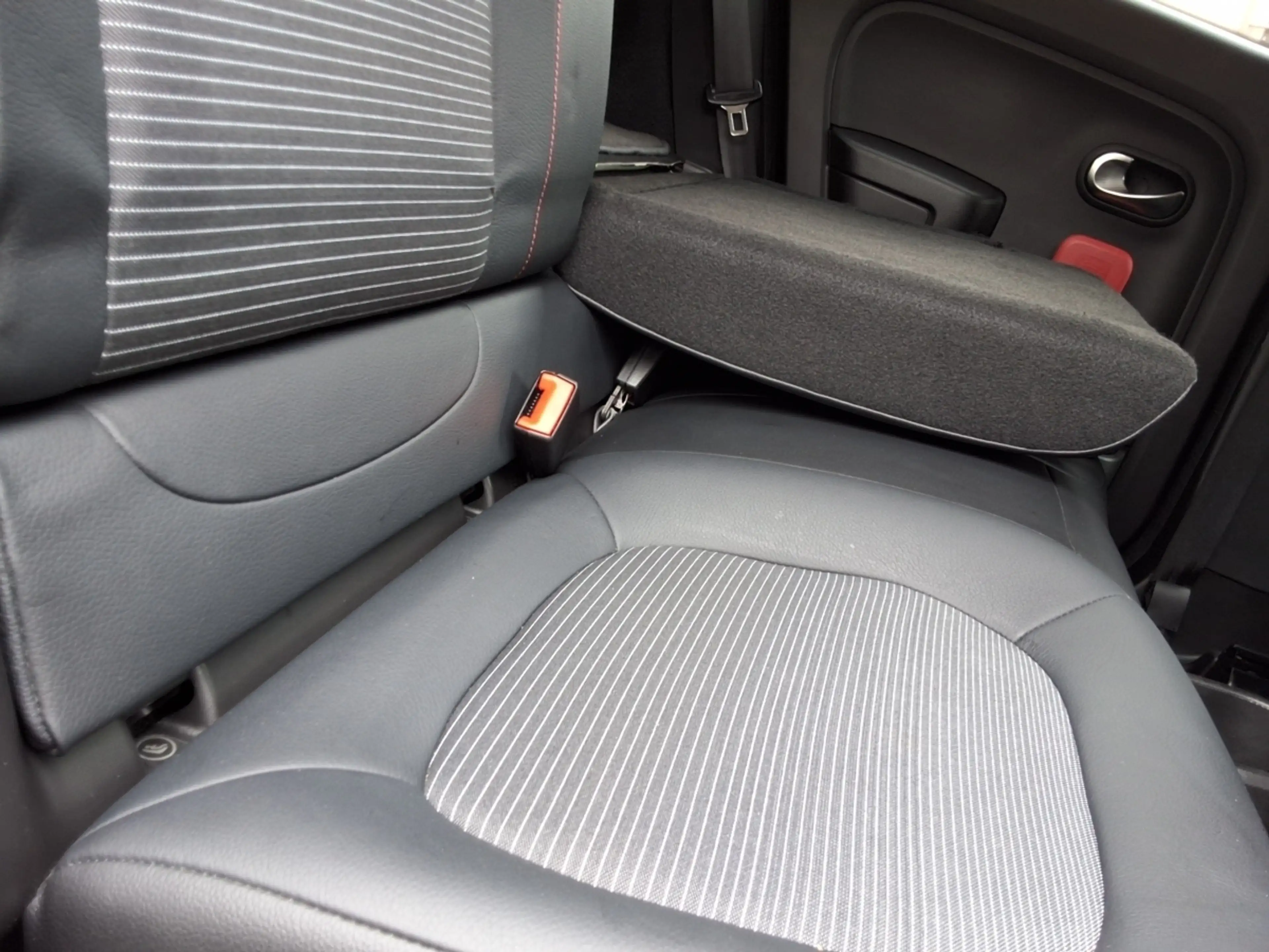 Renault Twingo 3 Luxe ENERGY TCe 90 E6  Intens ENERGY — photo 15