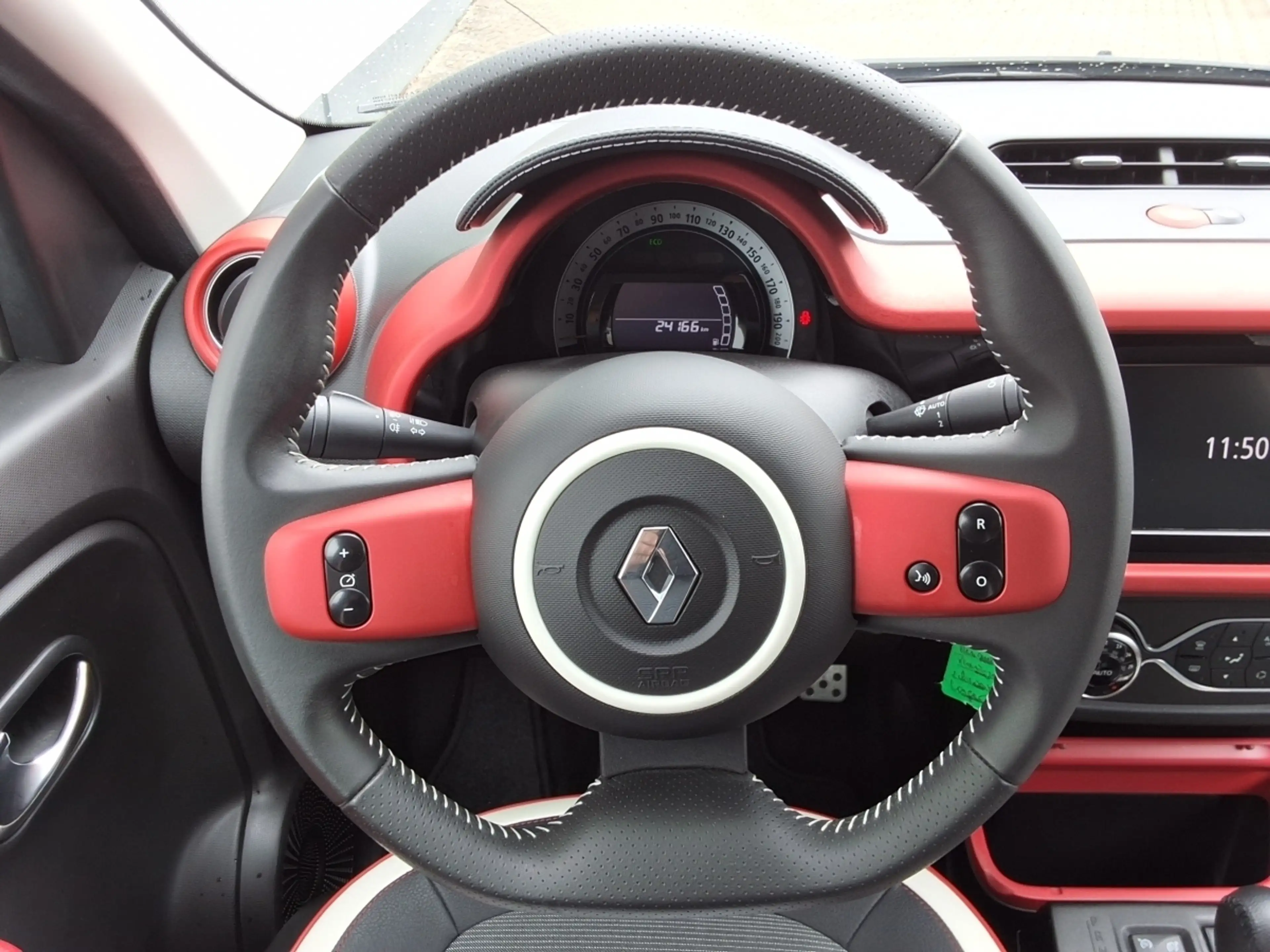 Renault Twingo 3 Luxe ENERGY TCe 90 E6  Intens ENERGY — photo 9