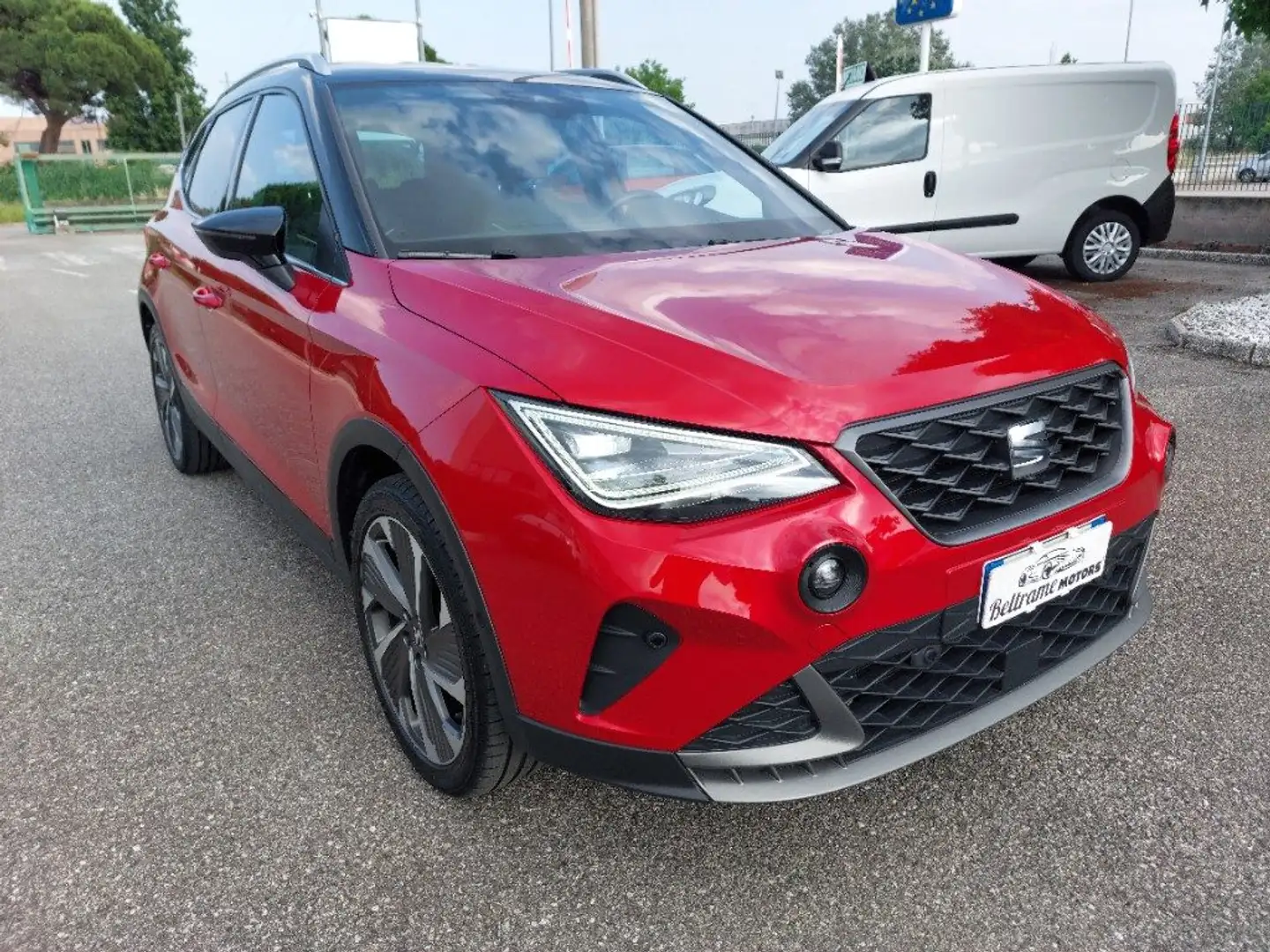 SEAT Arona 1.0 TGI FR crvena - 2