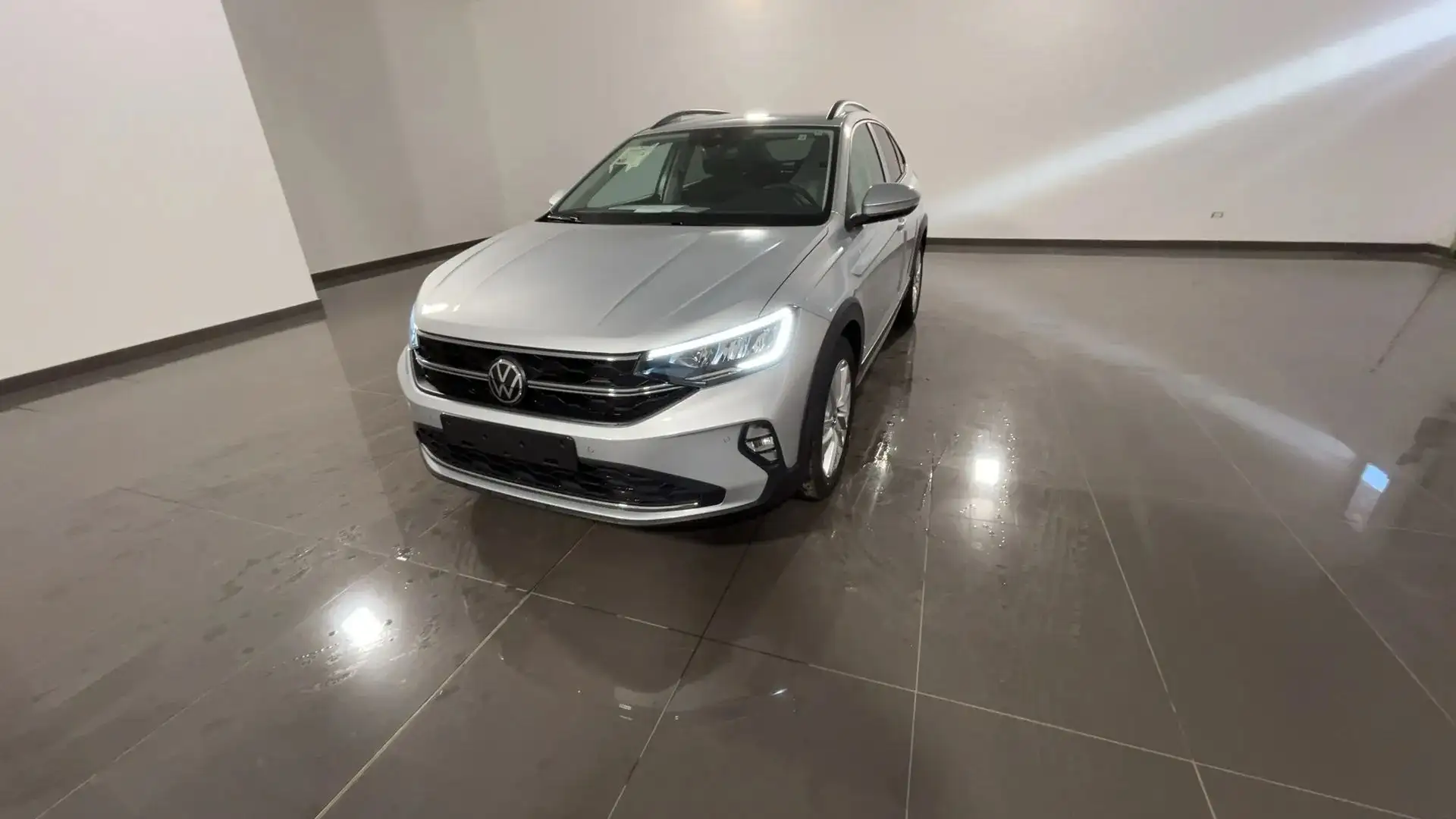 Volkswagen Taigo Taigo 1.0 TSI 115cv Edition + Silber - 1
