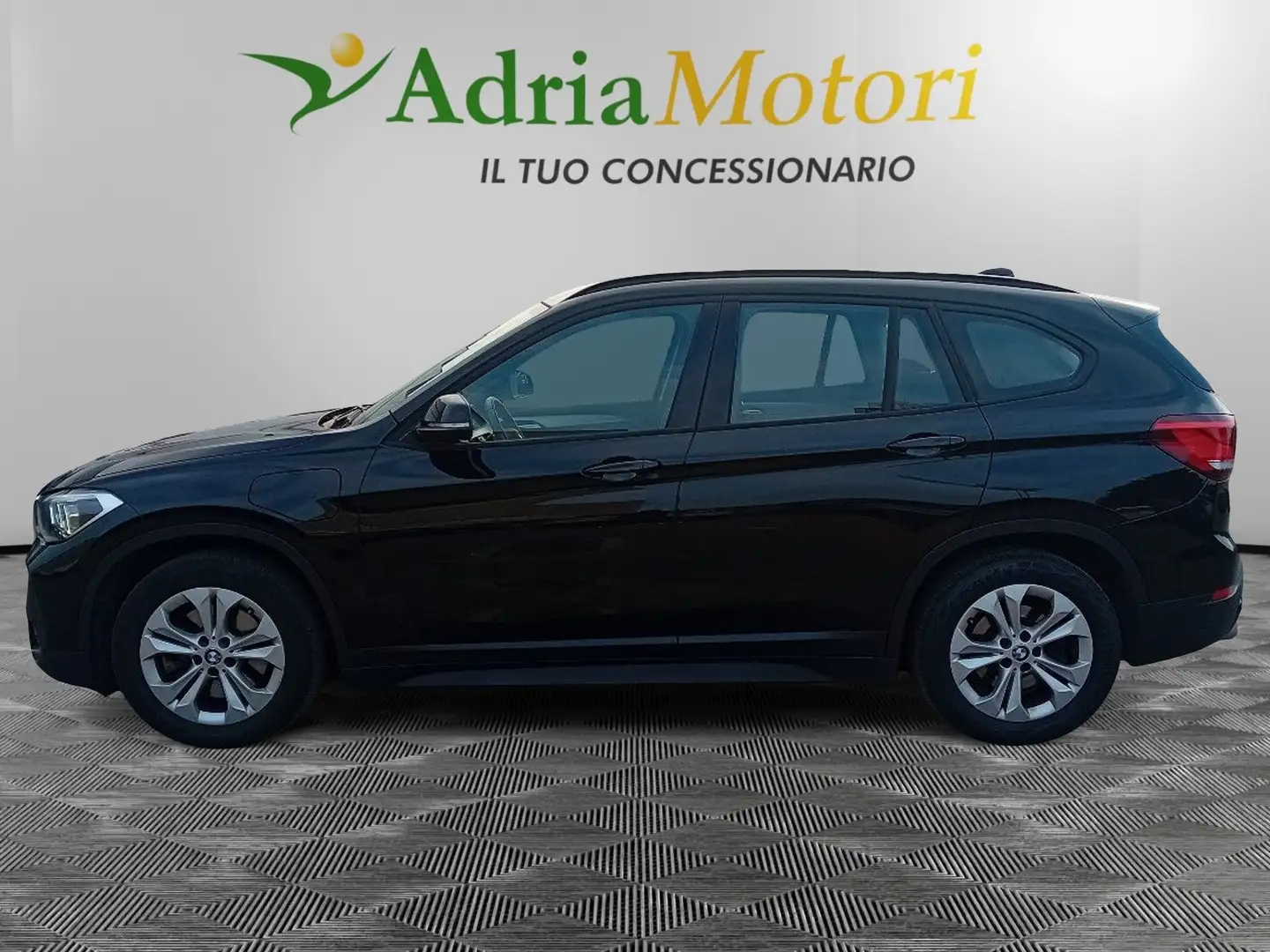 BMW X1 X1 xDrive25e Business Advantage Noir - 2