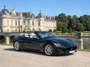 GranCabrio 4.7 V8 460 MC A