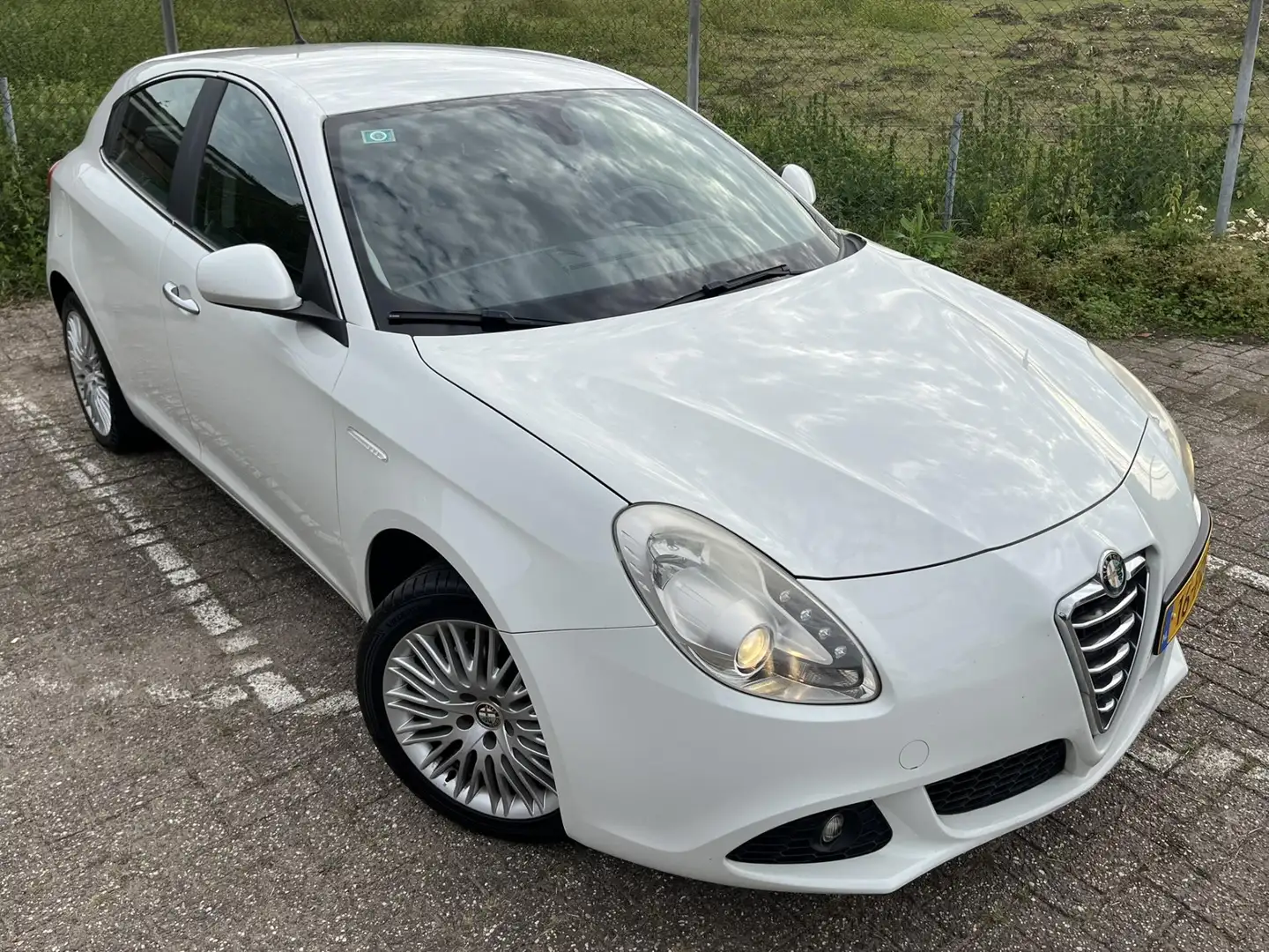 Alfa Romeo Giulietta 1.4 T Distinctive 170PK! Super netjes! Blanc - 2