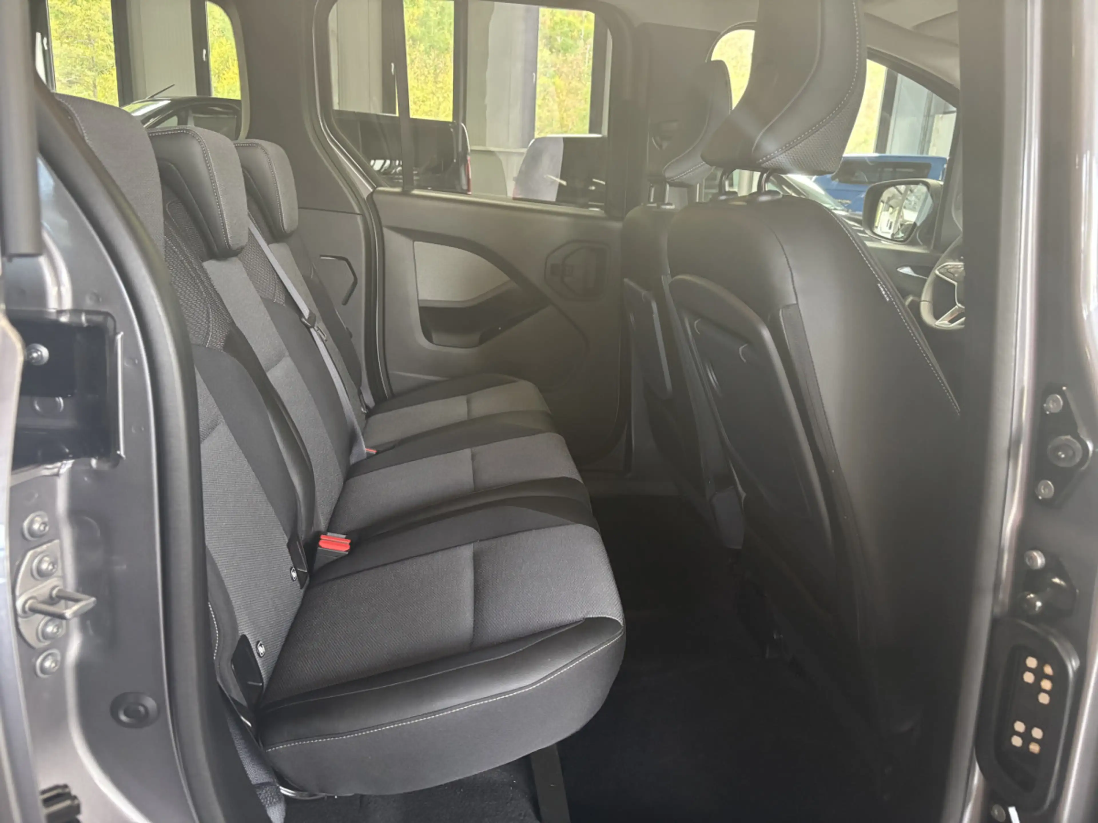 Renault Kangoo 1.3 TCe Techno AT — photo 12