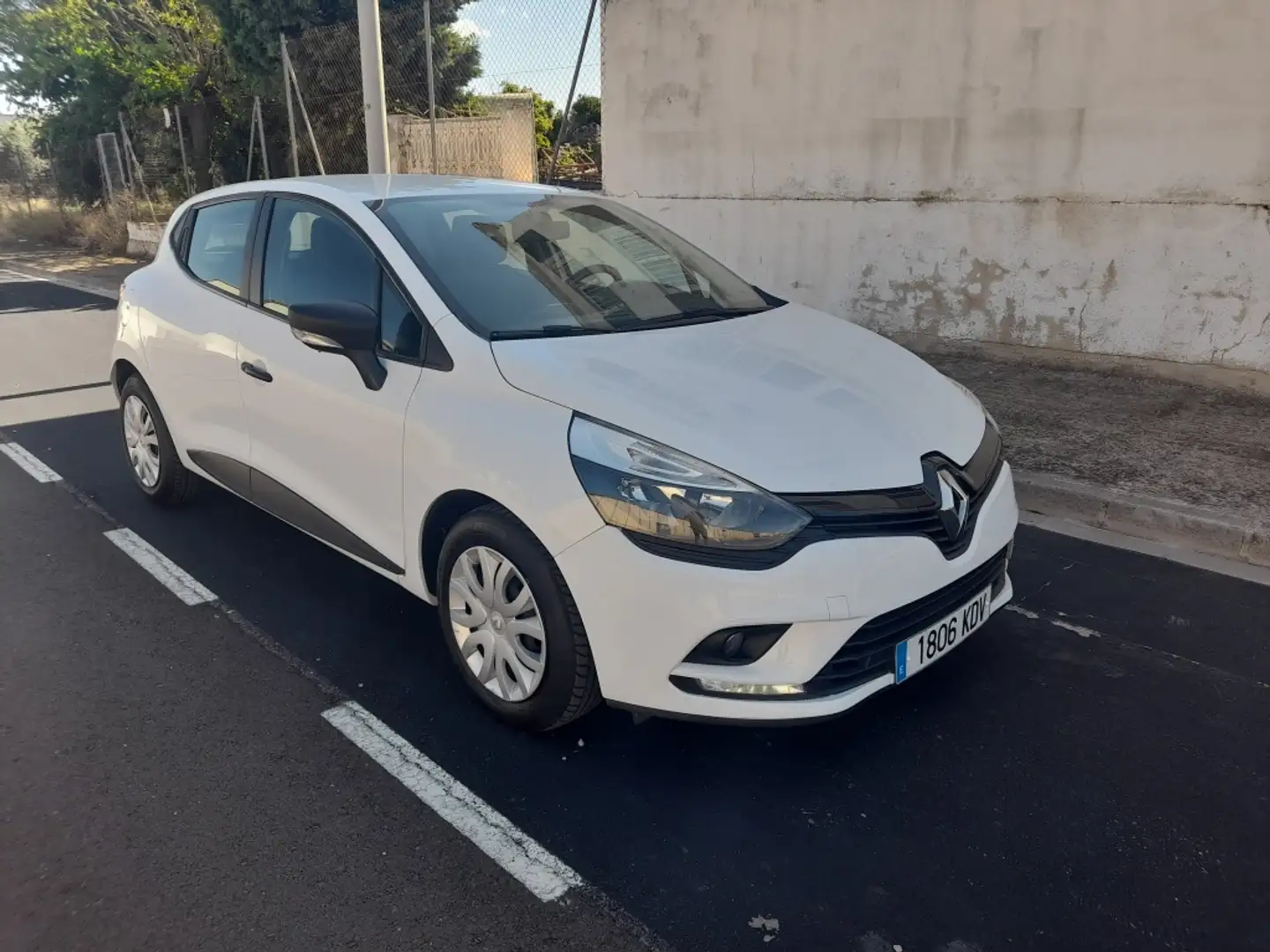 Renault Clio 1.5dCi eco2 Energy Business 75 Wit - 1