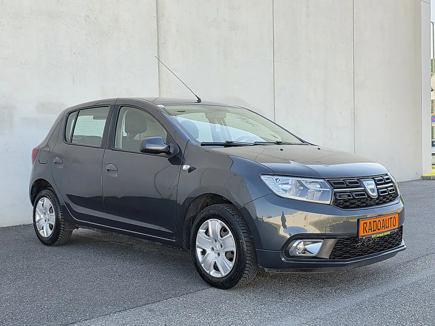 Dacia Sandero Supreme Sce 90 **1.HAND** Grau - 2