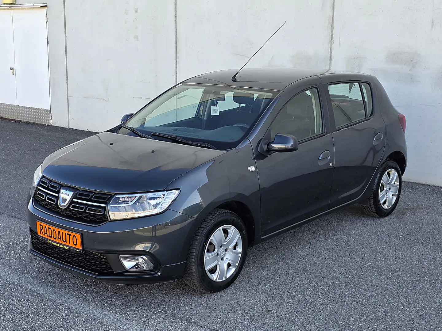Dacia Sandero Supreme Sce 90 **1.HAND** Grau - 1