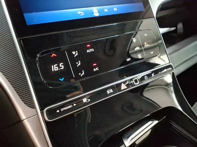 Mercedes-Benz C-Class view 9