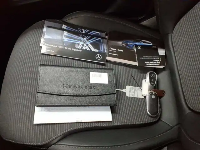 Mercedes-Benz C-Class view 14