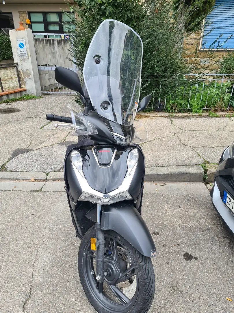 Honda SH 150i sport Černá - 1