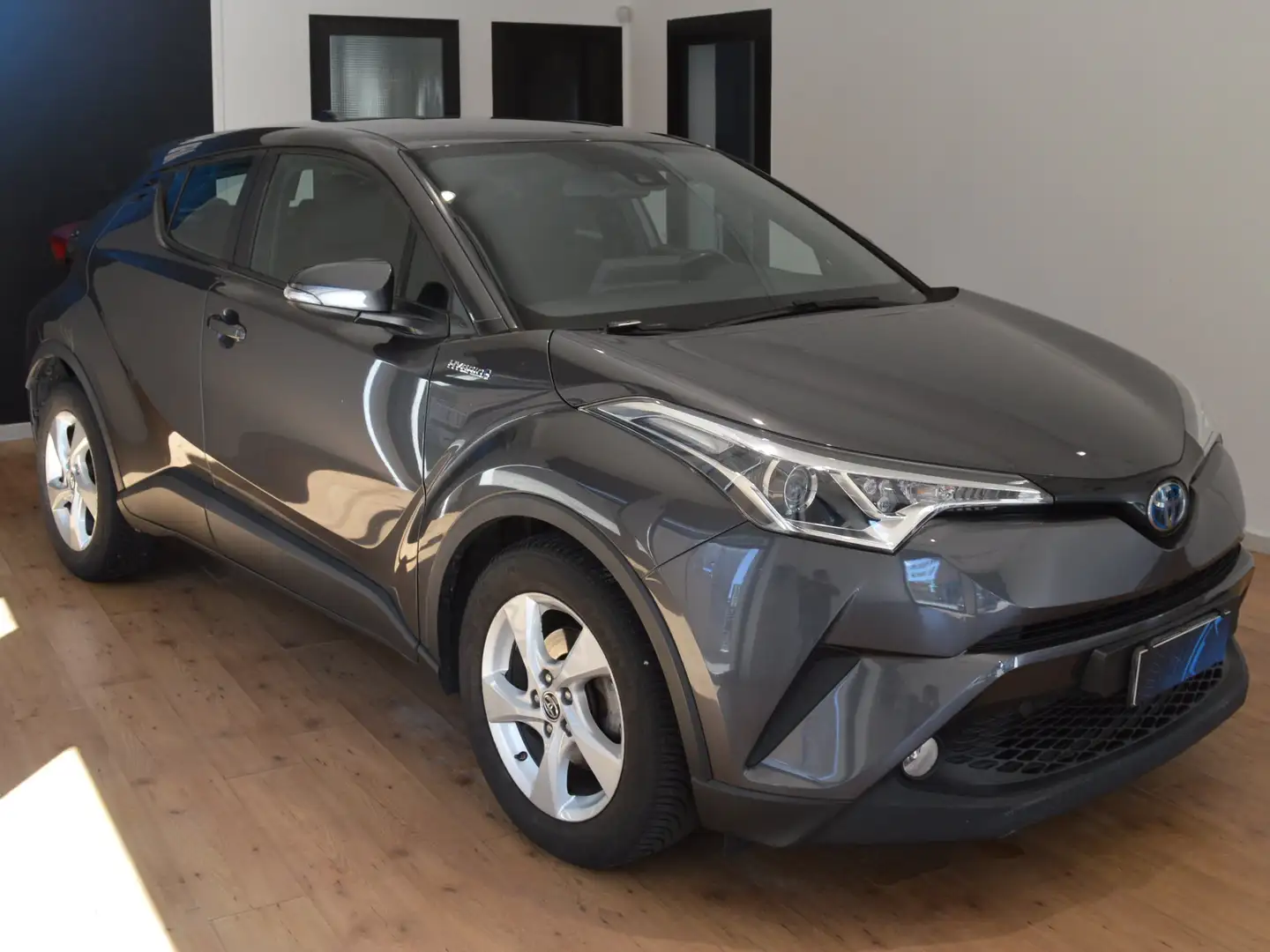 Toyota C-HR C-HR 1.8h Active 2wd e-cvt Grigio - 2