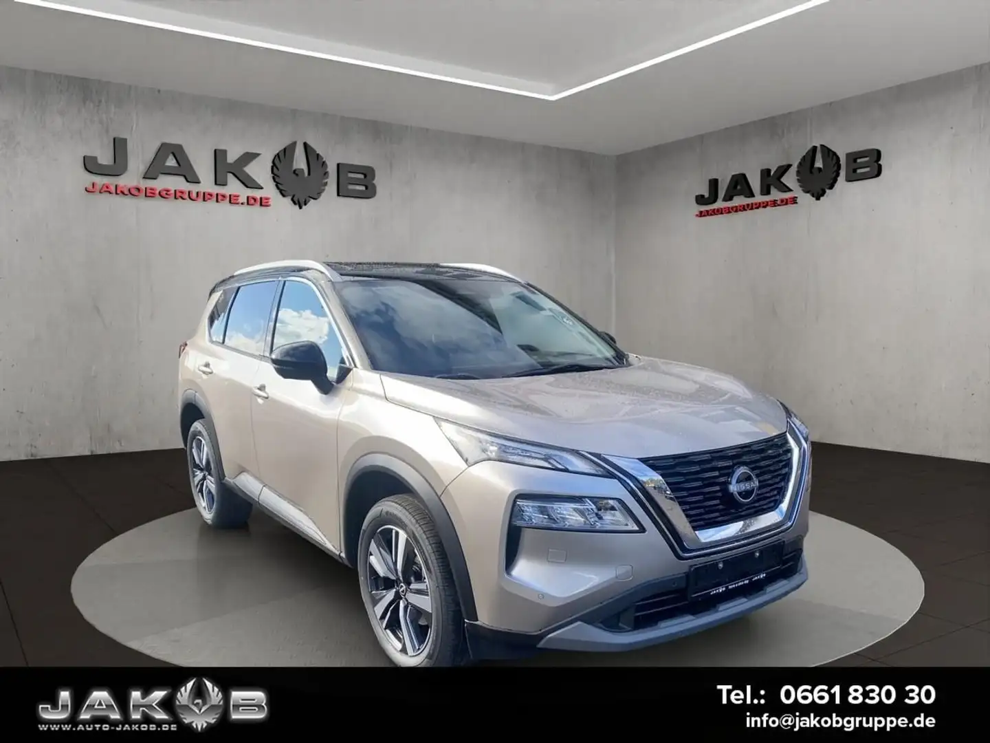 Nissan X-Trail N-Connecta 1.5 MHEV 163 PS Xtronic Silber - 2