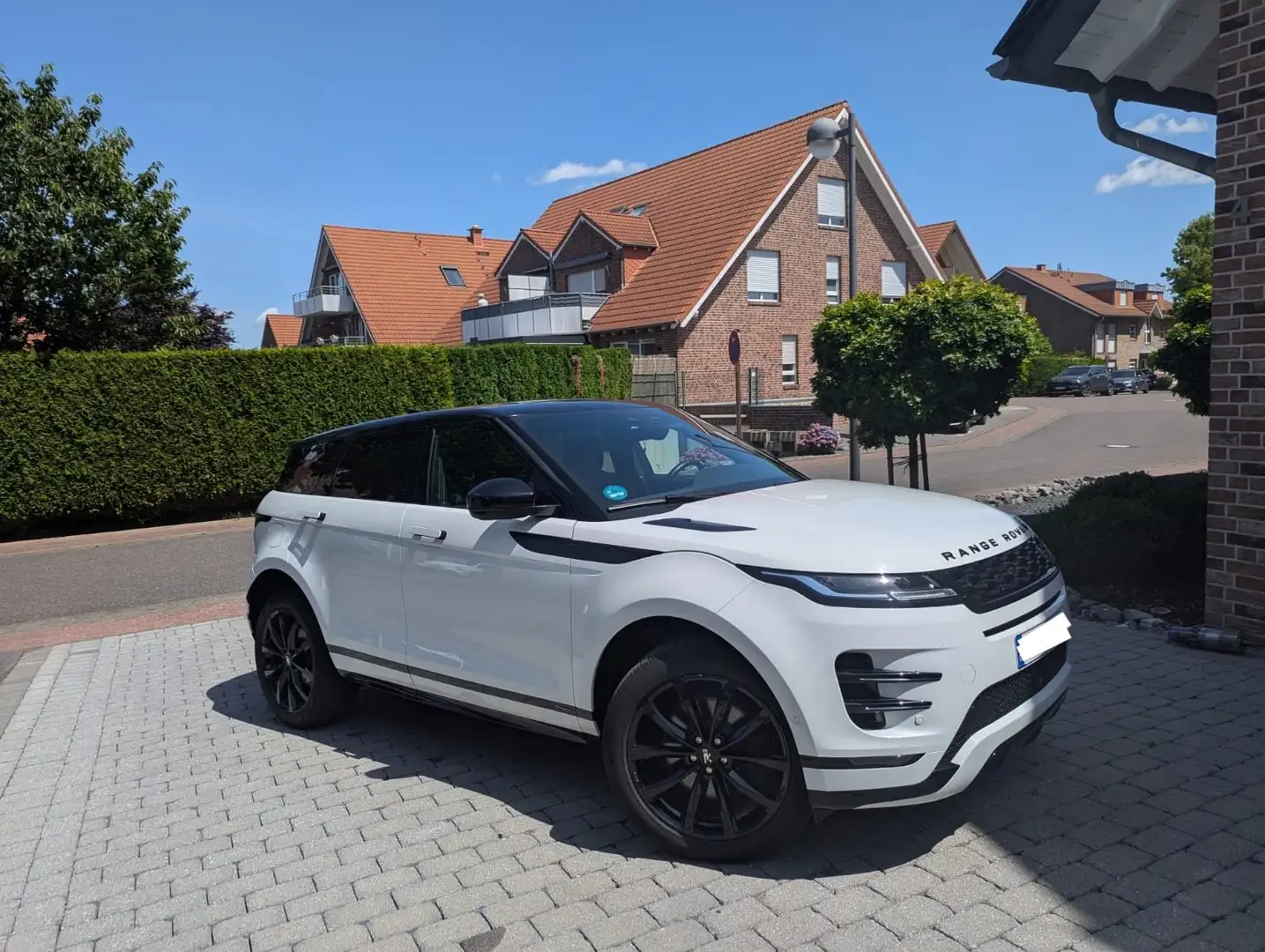 Land Rover Range Rover Evoque D200 R-Dynamic S, Leder, Pano, 20'',Black Design Weiß - 2