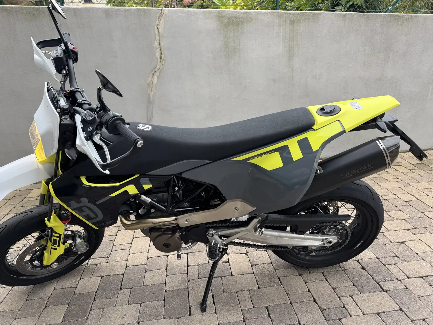 Husqvarna 701 Supermoto - 2