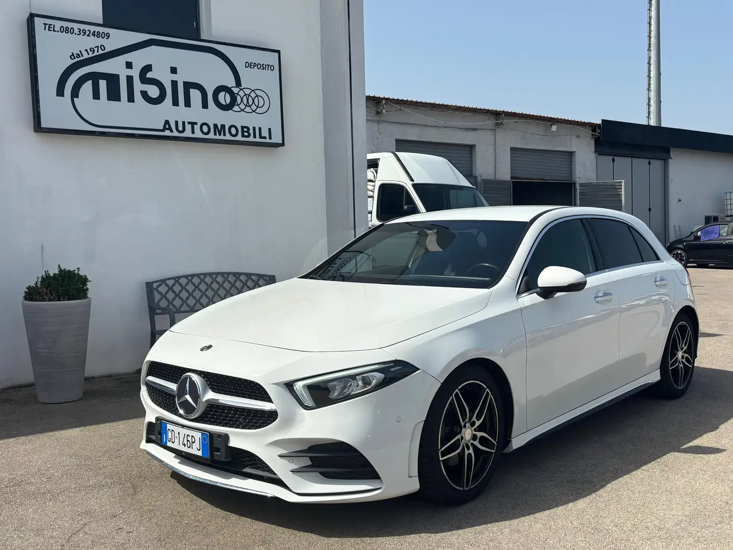 Mercedes-Benz 180 a180 Automatic Premium AMG Line Bianco - 1