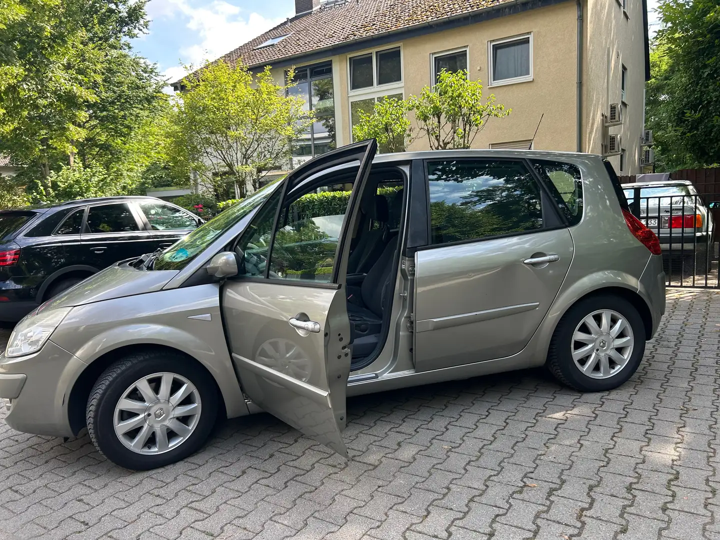 Renault Scenic 2.0 Exception AUTOMATIK TÜV 03/26 - 1