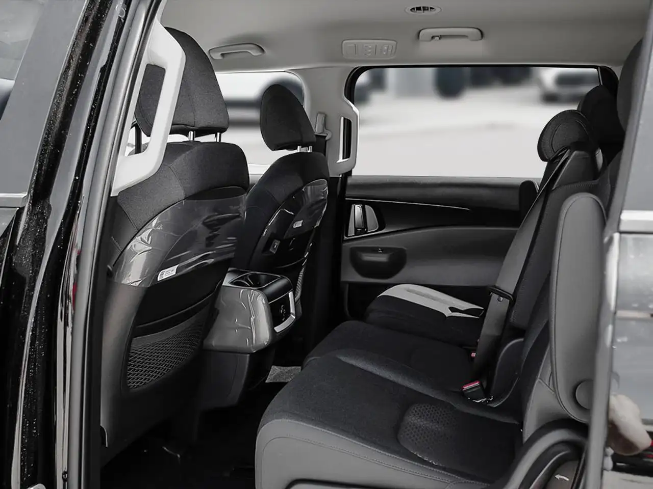 Kia Carnival снимка Kia Carnival
