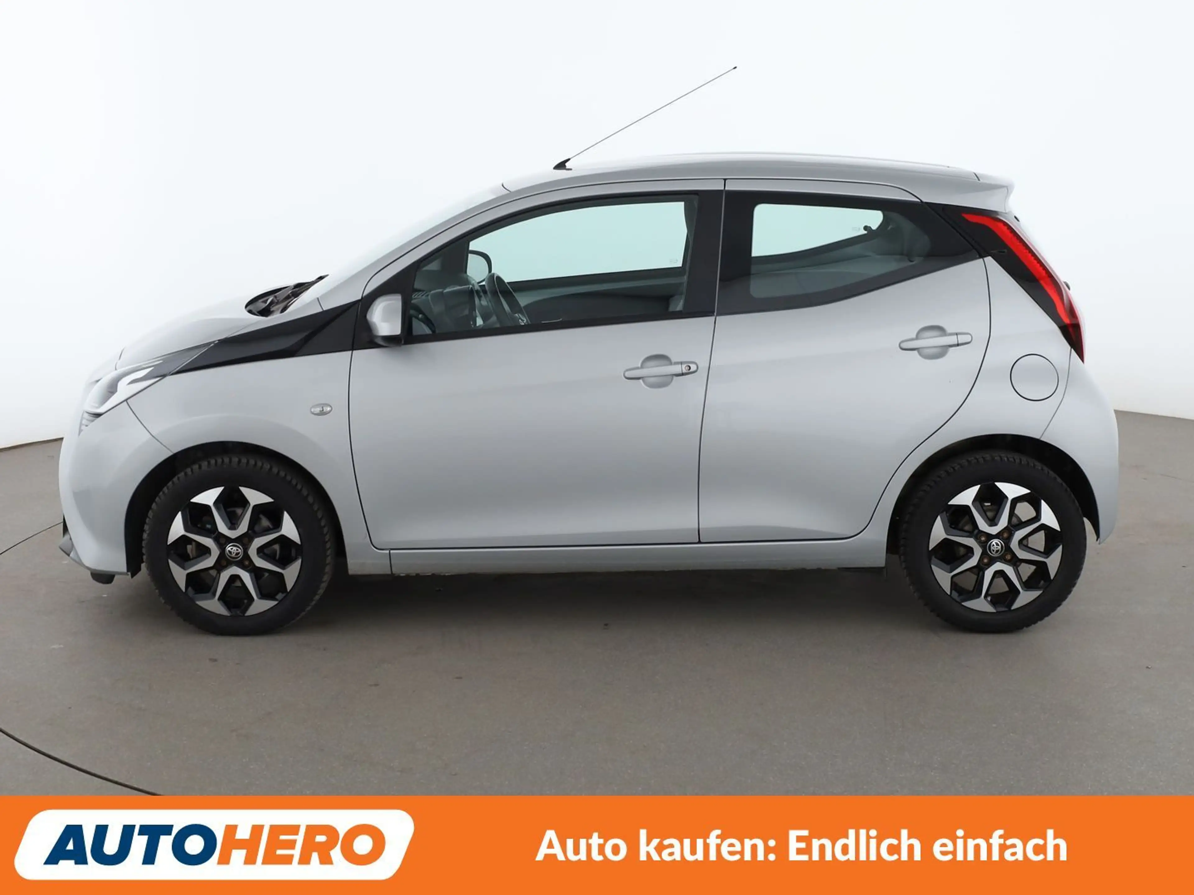 Toyota Aygo 1.0 VVT-i X-Play Connect Aut.*CAM*ALU*KLIMA* — photo 3