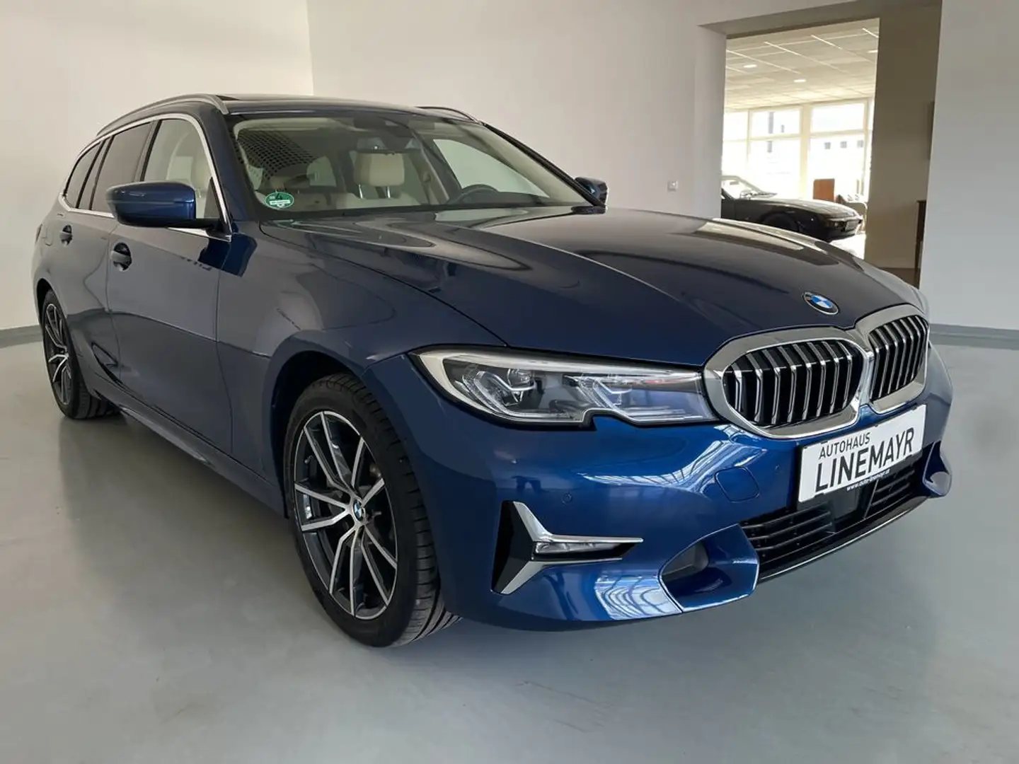 BMW 330 e xDrive Touring Luxury Line, Laserlicht,Leder Bleu - 2