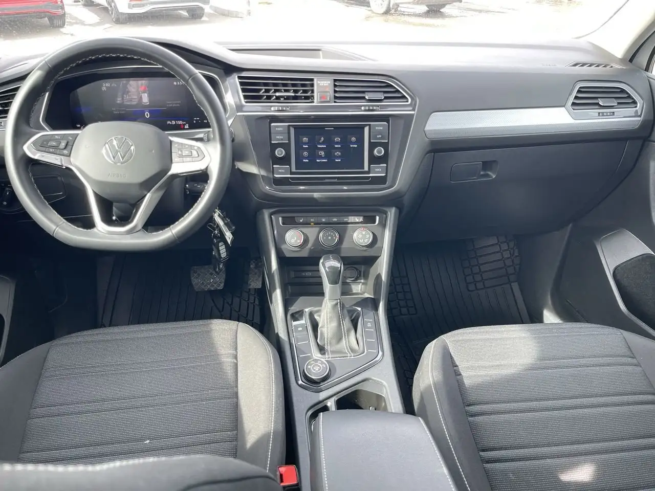 Volkswagen Tiguan снимка Volkswagen Tiguan