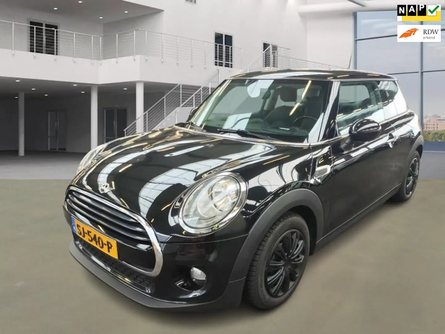 MINI Cooper Mini 1.5 Salt Business / NL prijs 8699 Noir - 1