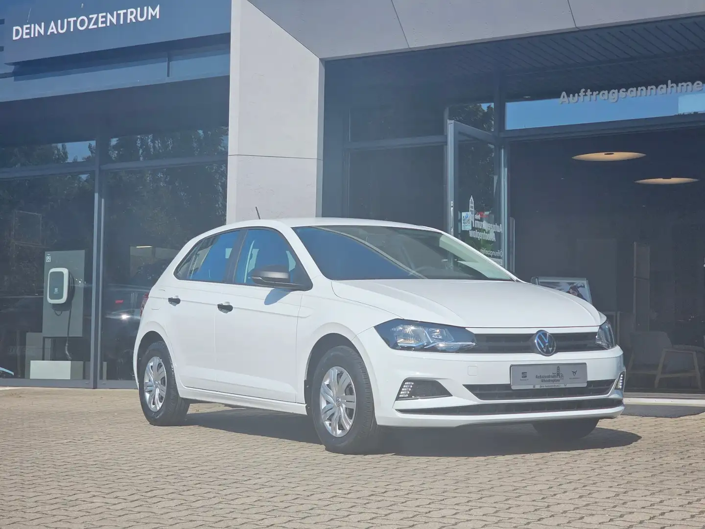 Volkswagen Polo VI Trendline Weiß - 2
