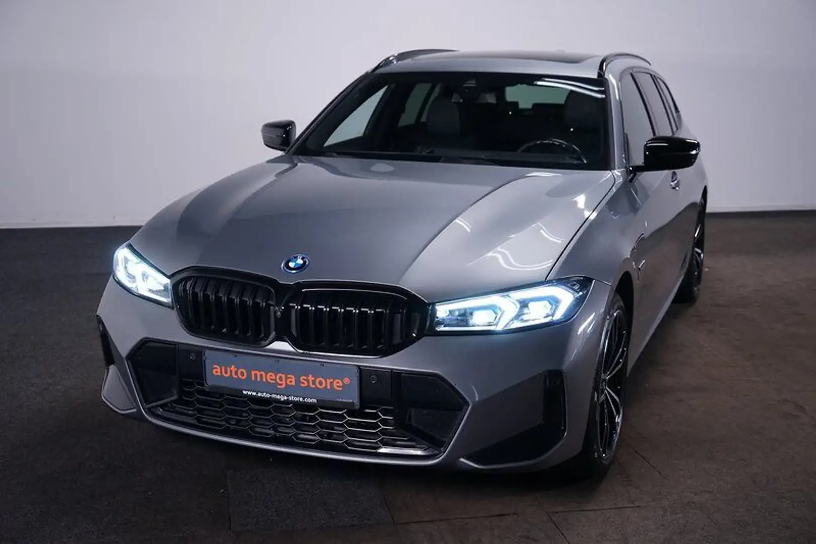 BMW 330 e xDrive Touring M Sport *GSD*MATRIX*AHK*H/K Gris - 1