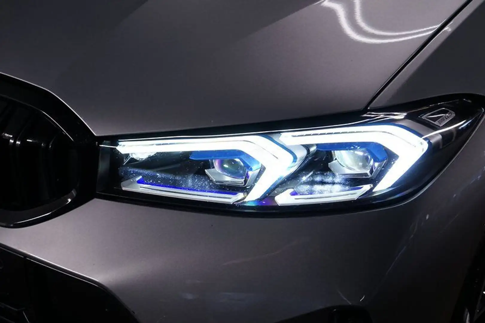 BMW 330 e xDrive Touring M Sport *GSD*MATRIX*AHK*H/K Gris - 2