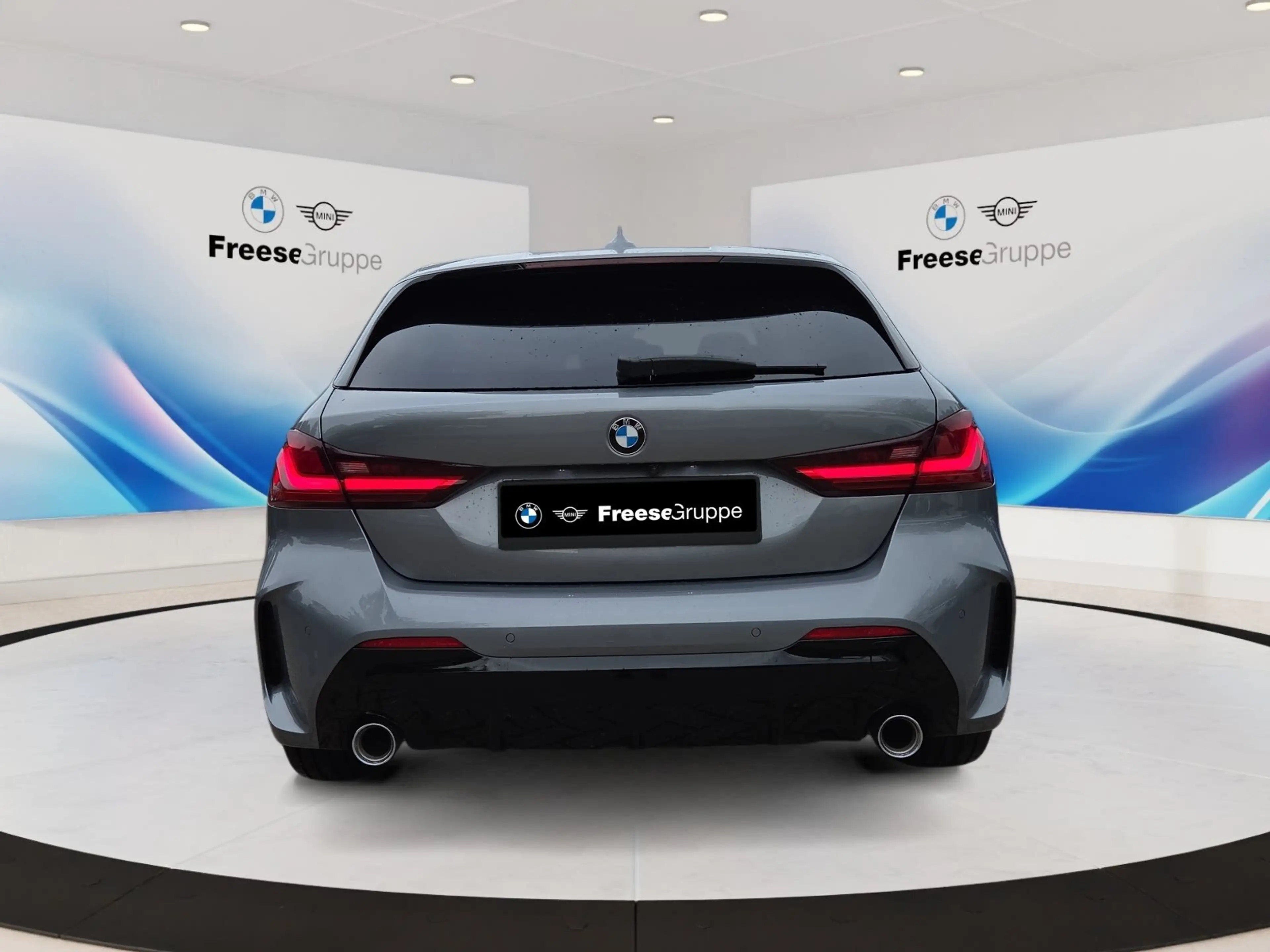 BMW 118 d 5-Türer HEAD-UP PANO RFK SPORTSITZE LED DAB — photo 5