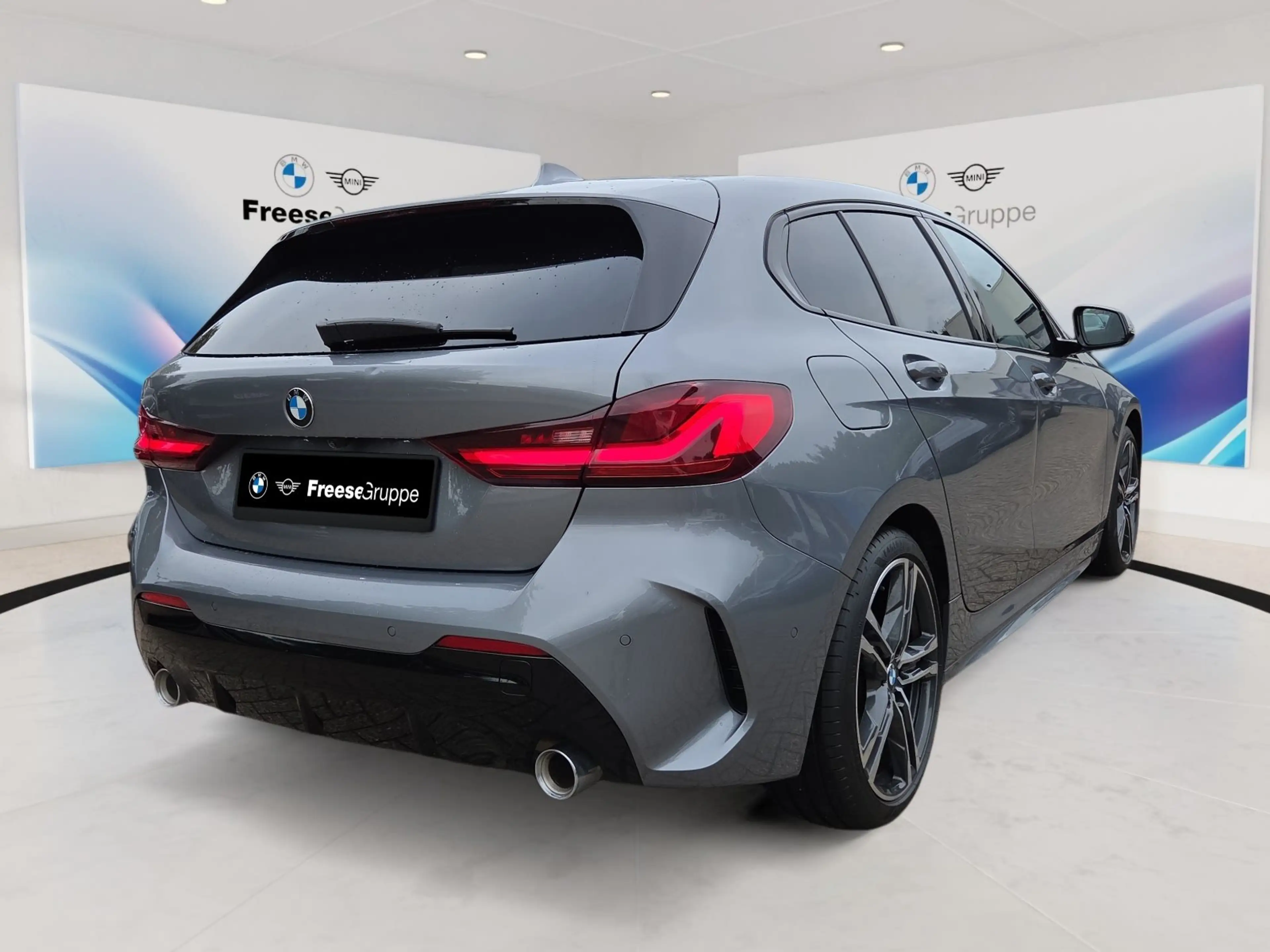 BMW 118 d 5-Türer HEAD-UP PANO RFK SPORTSITZE LED DAB — photo 6