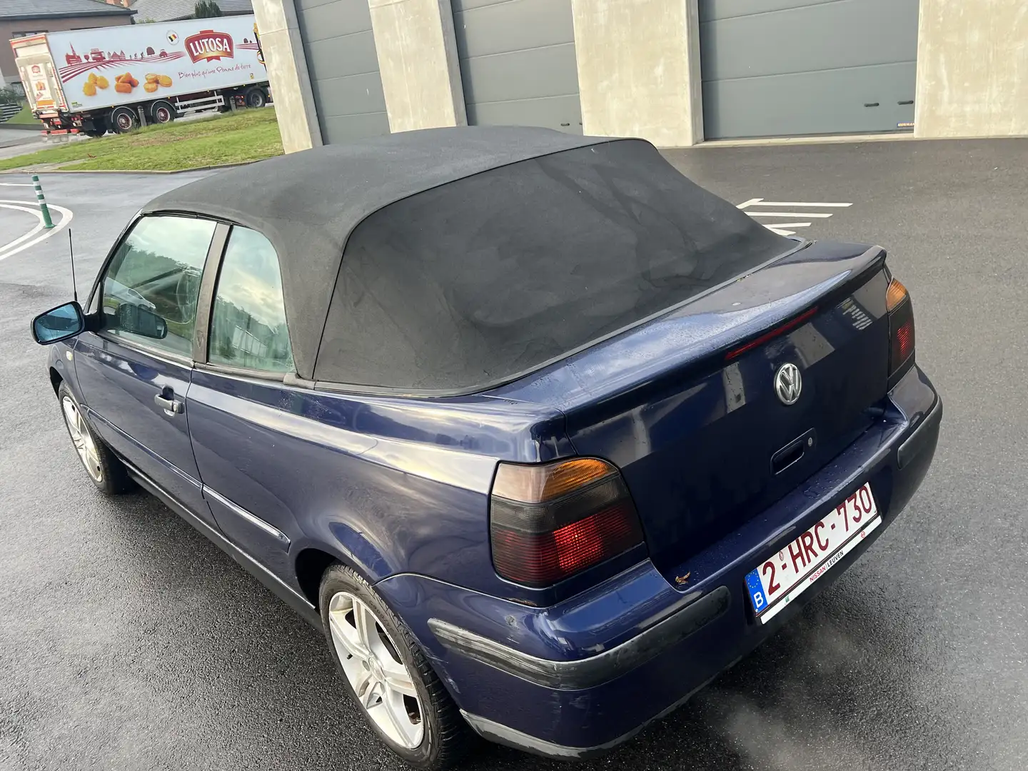 Volkswagen Golf Cabriolet 1.6 100ch cabrio benzine cuir airco - 2