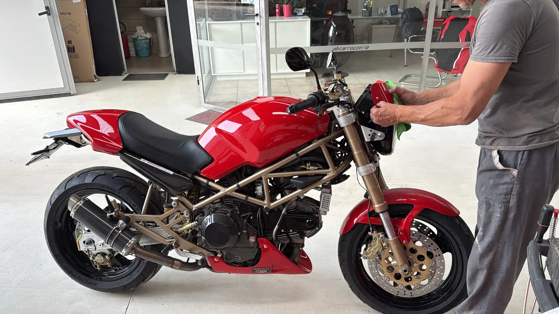 Ducati Monster 900 Rosso - 1