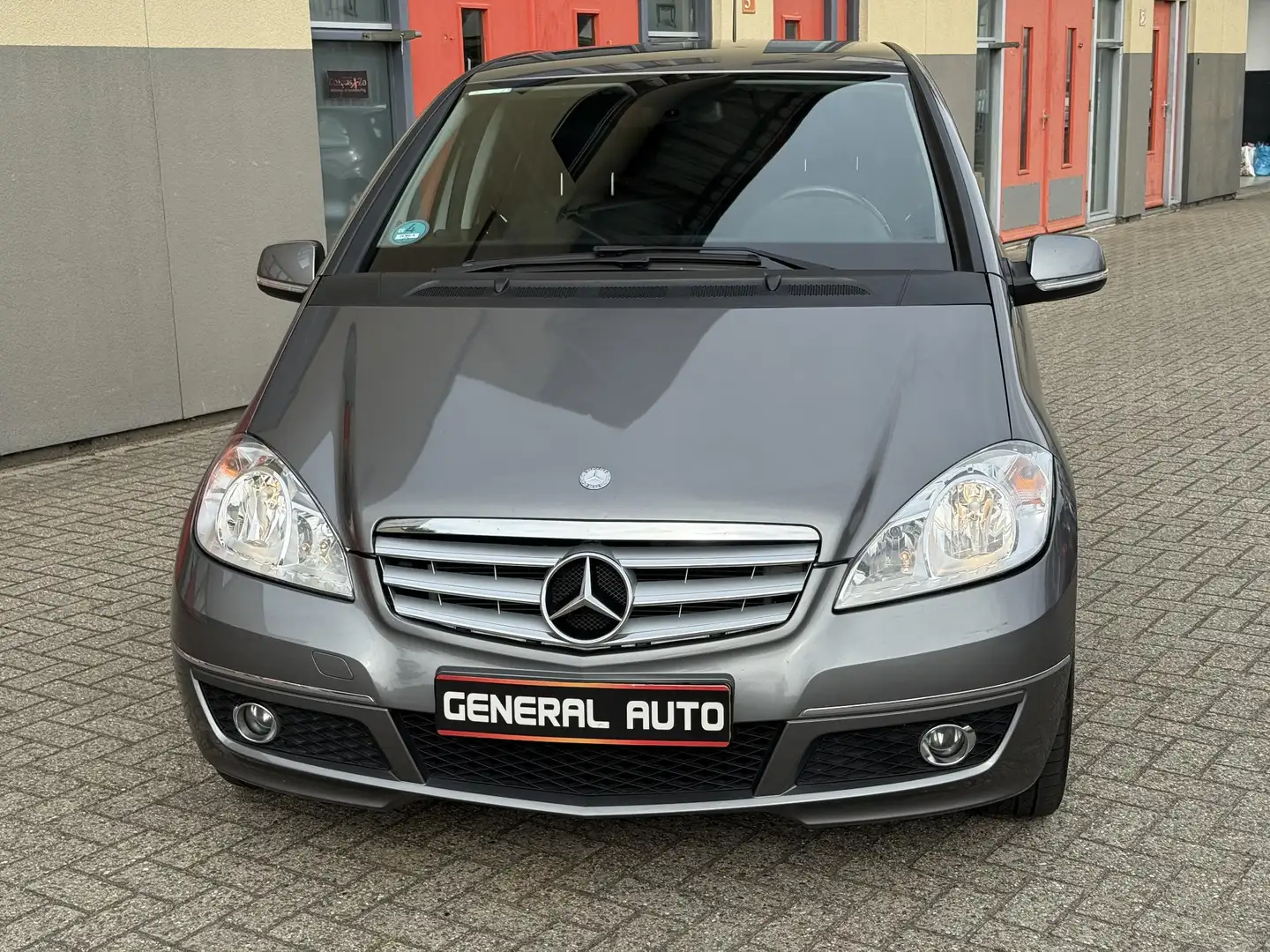 Mercedes-Benz A 160 BlueEFFICIENCY Business Class Avantgarde Grijs - 2