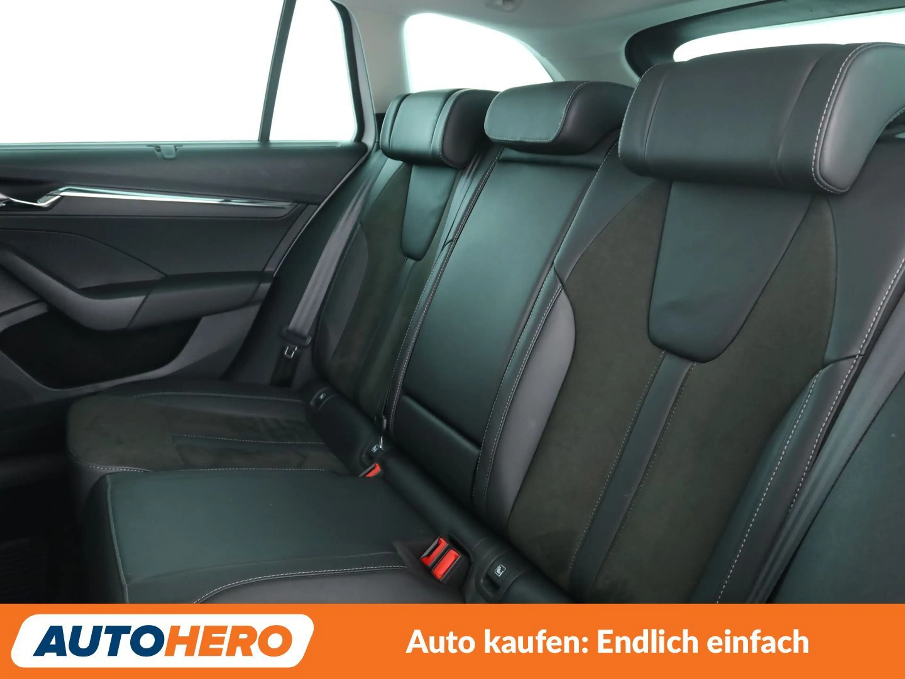 Skoda Octavia 2.0 TDI Style Aut.*NAVI*LED*PDC*SHZ*LHZ*ACC* — photo 14