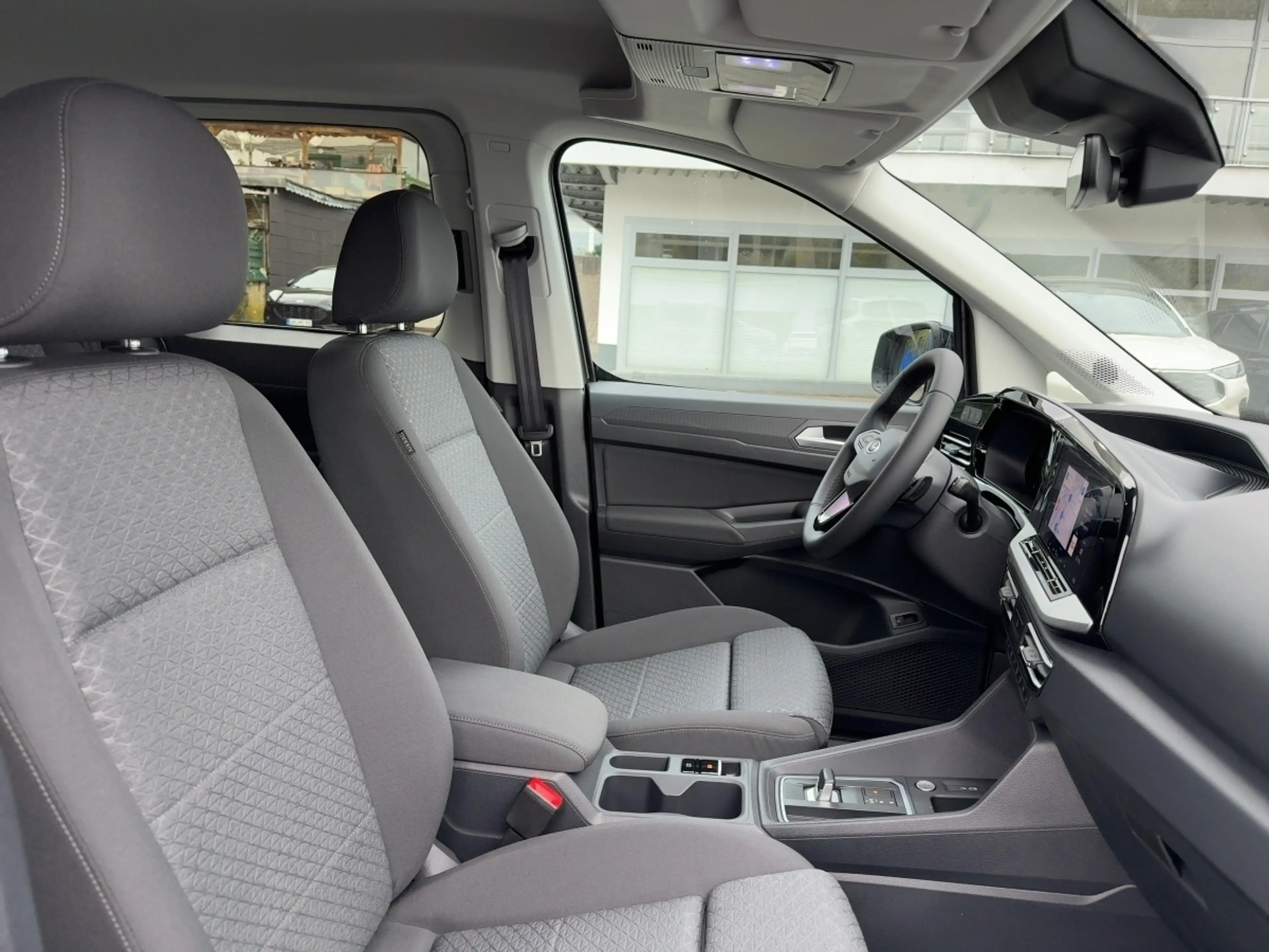 Ford Tourneo Connect Titanium 150PS PHEV FWD — photo 11