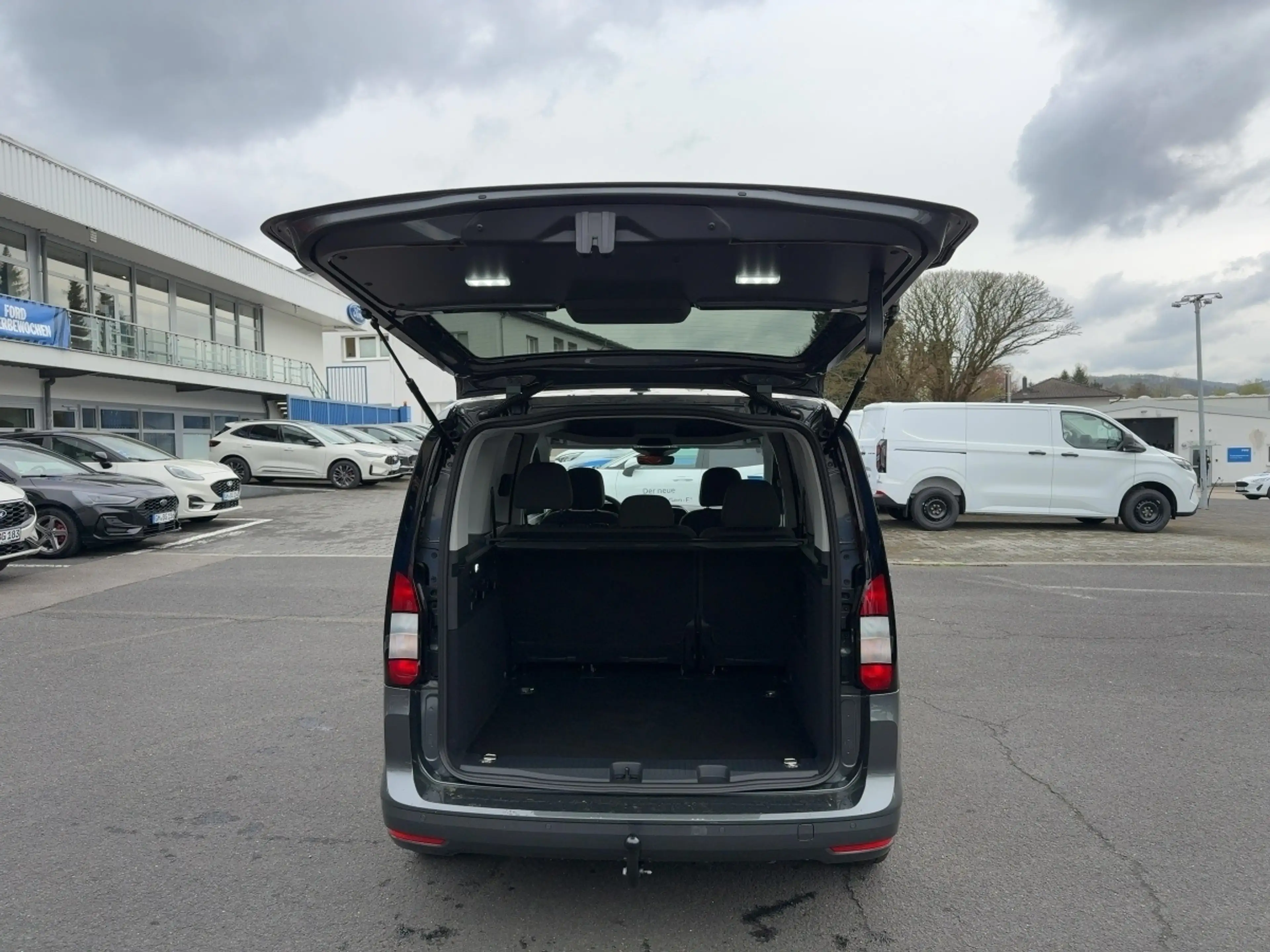 Ford Tourneo Connect Titanium 150PS PHEV FWD — photo 13
