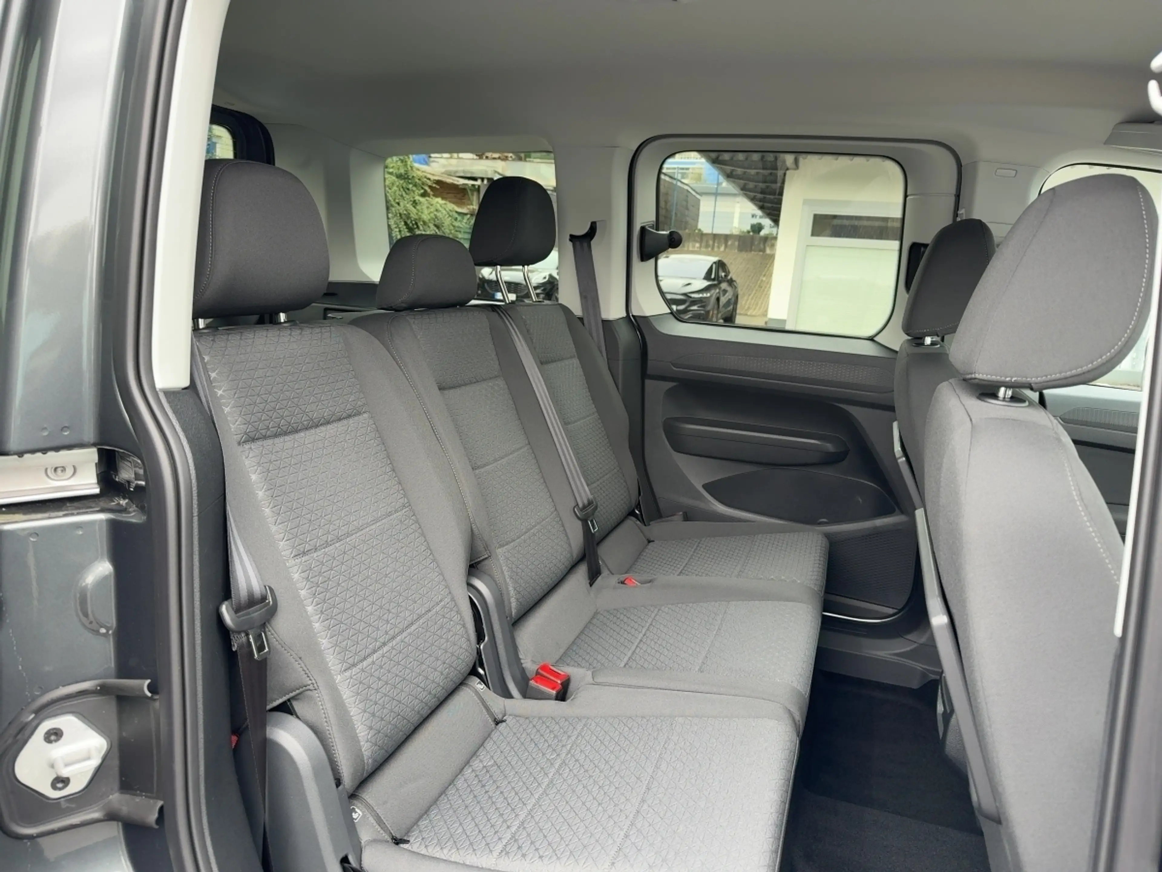 Ford Tourneo Connect Titanium 150PS PHEV FWD — photo 12